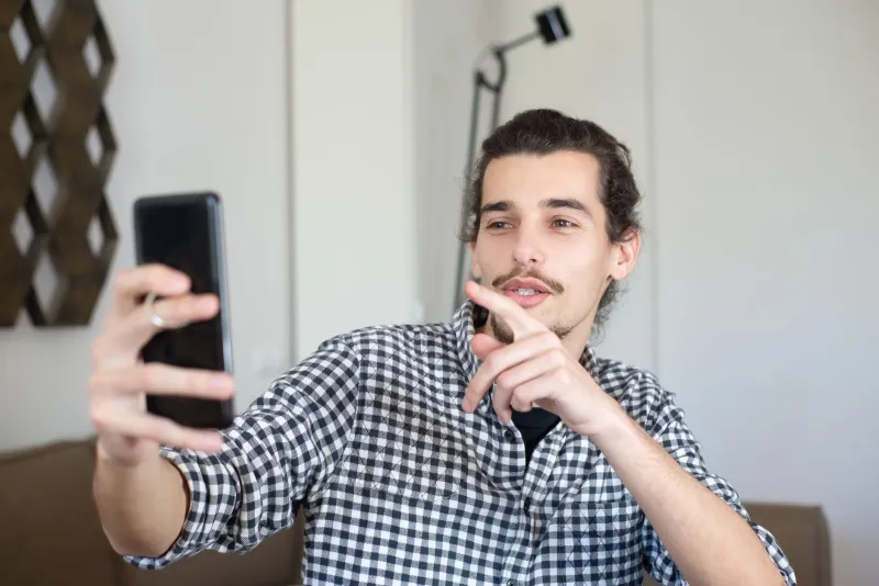 Unfiltered and Unstoppable: Why Live Daytime Streams Are Winning the Trust War Against Viral Content