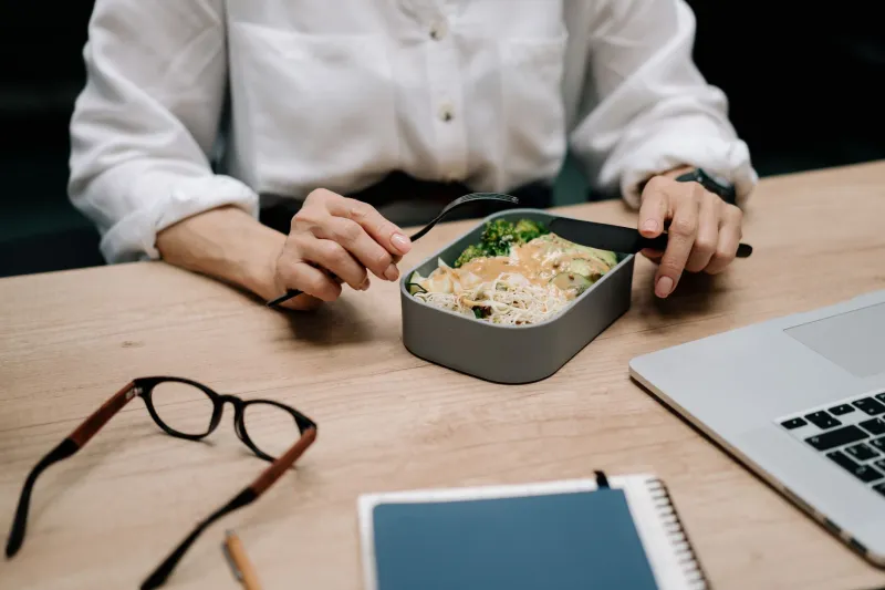 Fifteen Minutes of Fame (Every Single Day): How Bite-Sized Live Streams Are Winning Over Burned-Out Binge Watchers
