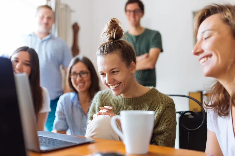 Ditch the Sad Desk Lunch: Why Smart Companies Are Streaming Live Entertainment Into the Workday